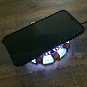 Chargeur LED sans fil pour téléphones portables compatibles Qi. Iron Stark style réacteur à arc tony apple iPhone Samsung galaxy héros cadeau tendance personnalisé image 2