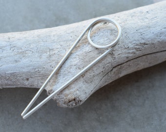 Silver loop hair pin