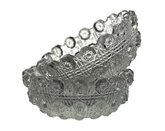 Open Salts, een paar of set van twee antieke EAPG Westmoreland kanten madeliefjespatroon, circa 1912. Dit zijn kinderen uit een 34-delige set.
