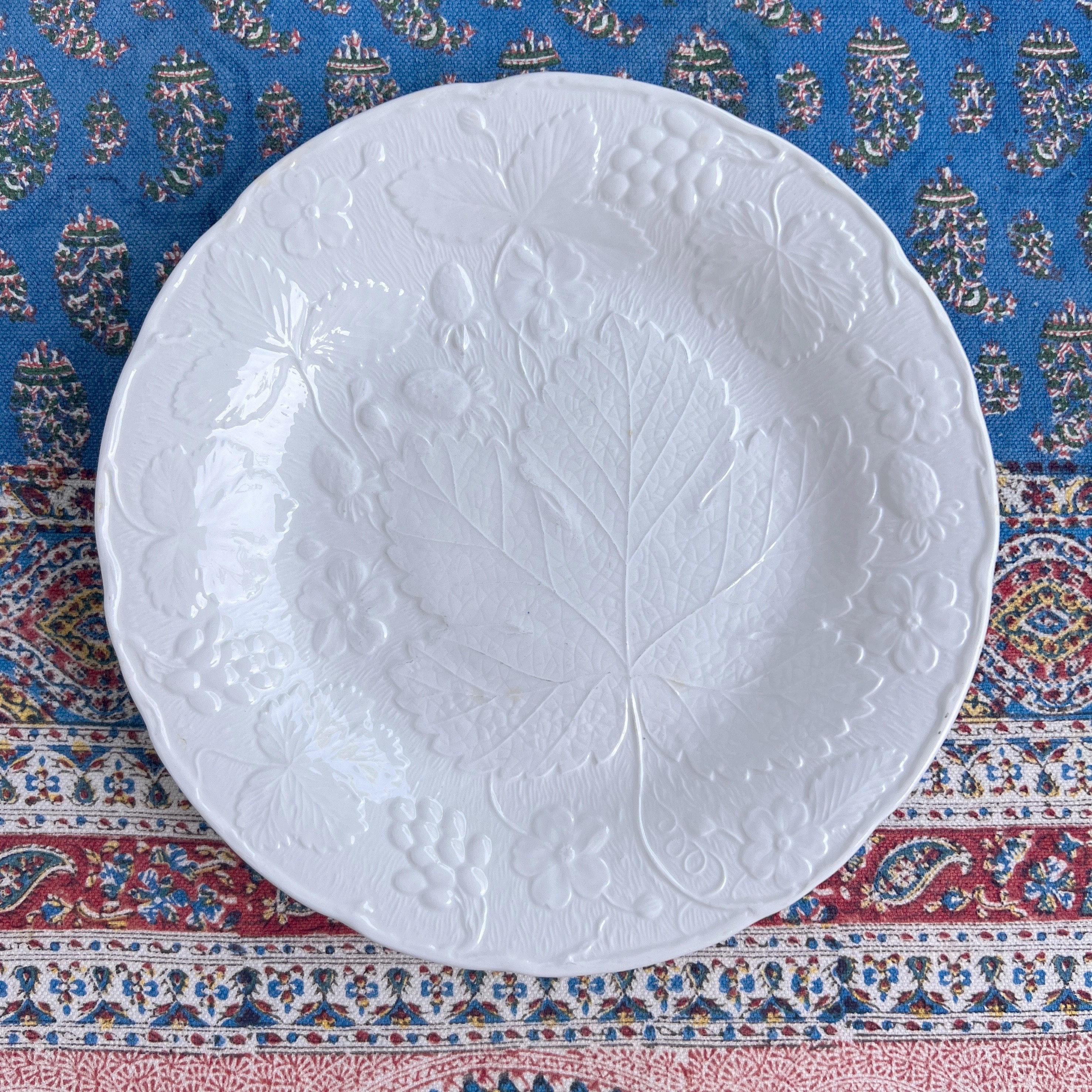English Pottery | Strawberry Grape Leaf Set - White Embossed