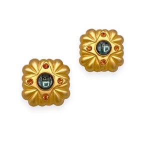 Pendientes de clip bizantinos cuadrados retro, bañados en oro de 18 quilates, recuperados. Inspírate en los años 70 con nuestros pendientes de clip vintage con piedras preciosas.