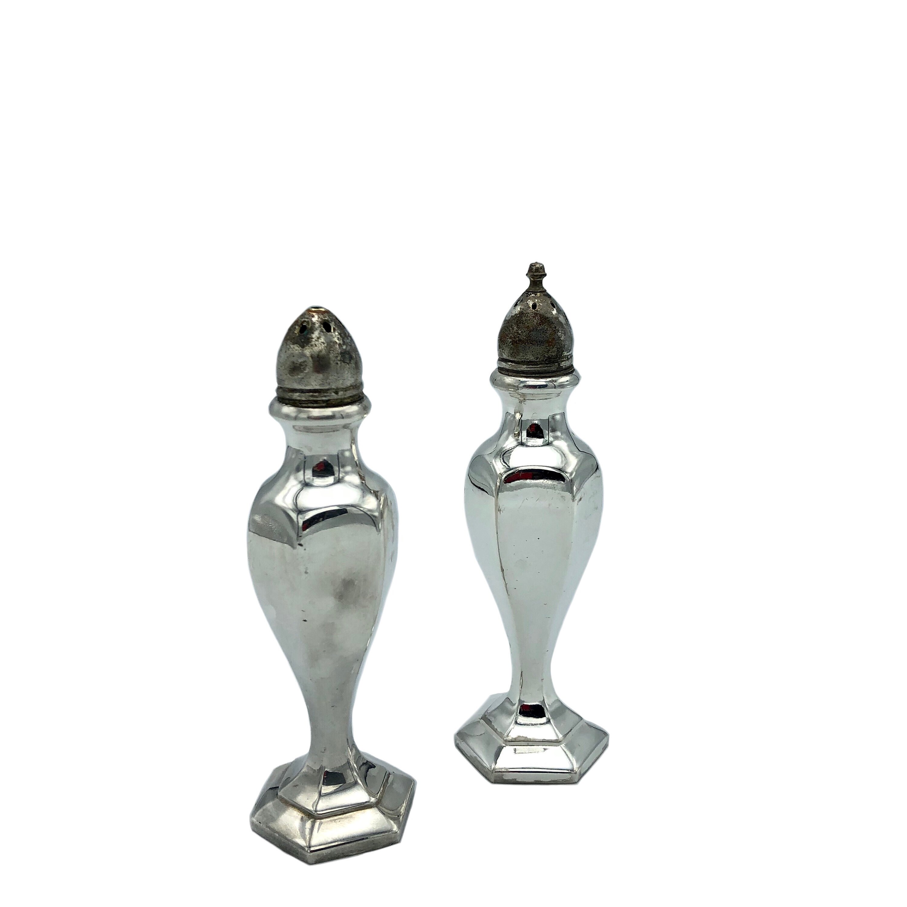 chess pieces salt and pepper grinders