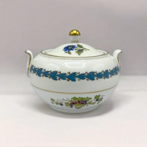 Sugar Bowl & Lid Appledore by WEDGWOOD / Porcelain  Gold Rim/Blue Garland Fruit Basket Motif with white background / Lidded Sugar Dish