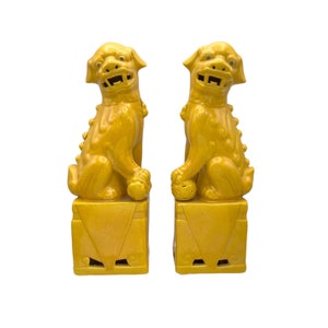 Fine Medium Pair Of Yellow Chinese Ceramic Painted Guardian Foo Dog Statues Shi on