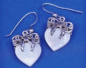 Vintage (500707) Sterling silver handmade earrings, solid 925 silver bow tie with mother of pearl heart Dangles, silver tested