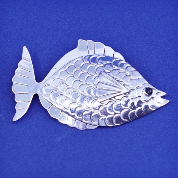 Personalized Year-on-year Fish Fashion Brooch