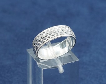 sz 7, vtg Sterling silver handmade ring, 925 band w/ diamond texture