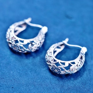 0.75”, Vintage Sterling silver handmade earrings, 925 filigree hoops Huggie, stamped 925