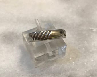 sz 7, vtg Sterling silver handmade band, mexico 925 ring w/ wave texture