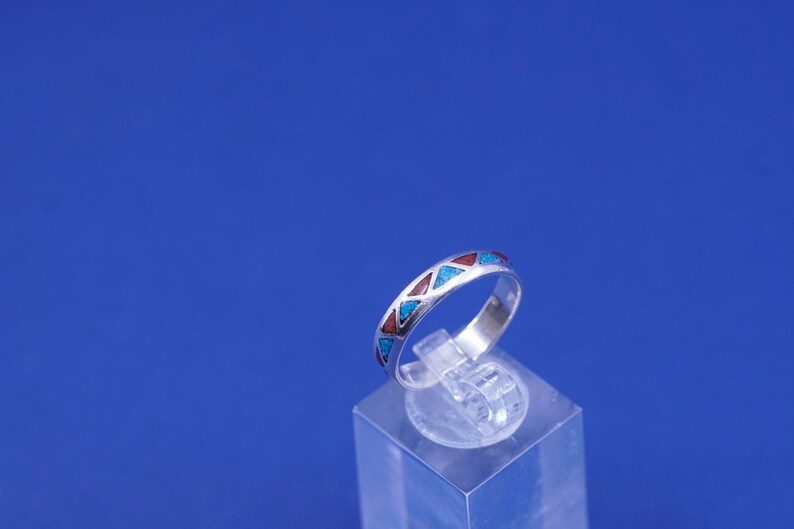 Size 8.5 stamped Sterli vintage zuni sterling silver handmade ring Native American 925 band with turquoise and coral inlay southwestern