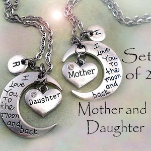 Collares para madre e hija: juego de 2 collares con dijes de letras "Te amo hasta la luna y más allá", regalo para madre e hija, graduación de hija