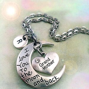 Abuela, te amo hasta la luna y más allá. Collar de abuela personalizado con dije de letra w, regalo para abuela, ¡hecho a mano con amor!