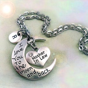 Collar para suegra, te amo hasta la luna y de regreso. Dije personalizado con la letra w, regalo para suegra, ¡hecho a mano con amor!