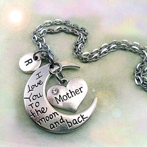 Collar "Mamá, te amo hasta la luna y de regreso", personalizado con dije de letra, cumpleaños de la madre, regalo para la madre, cumpleaños de mamá