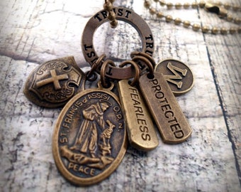 San Francisco de Asís de bronce, patrón de los animales, la ecología, los enfermos, los pobres, la paz, la curación, escudo con cruz, protegido, valiente, regalo unisex
