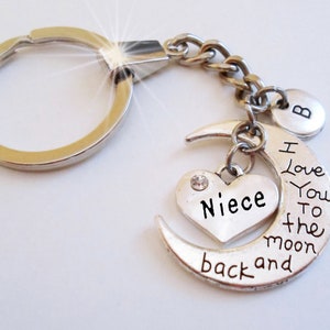 Llavero o tirador de cremallera con dije de letra de tu elección, regalo para sobrina, hecho a mano con amor.