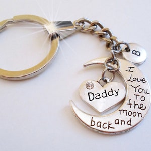 Papá te amo hasta la luna y más allá Llavero o tirador de cremallera con dije de letra de tu elección, hecho a mano w-lOve