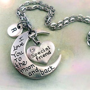 Collar "Te amo hasta la luna y de regreso" con dije de letra a elegir, regalo para amiga especial, cumpleaños de la mejor amiga, para mujeres, adolescentes y niñas.