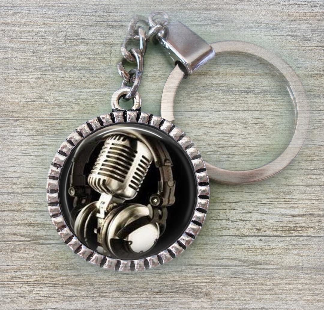 ミュージシャン DAKITSUNETA LOUDSPEAKER KEYCHAIN il_1080xN.1665746097_8atb.jpg