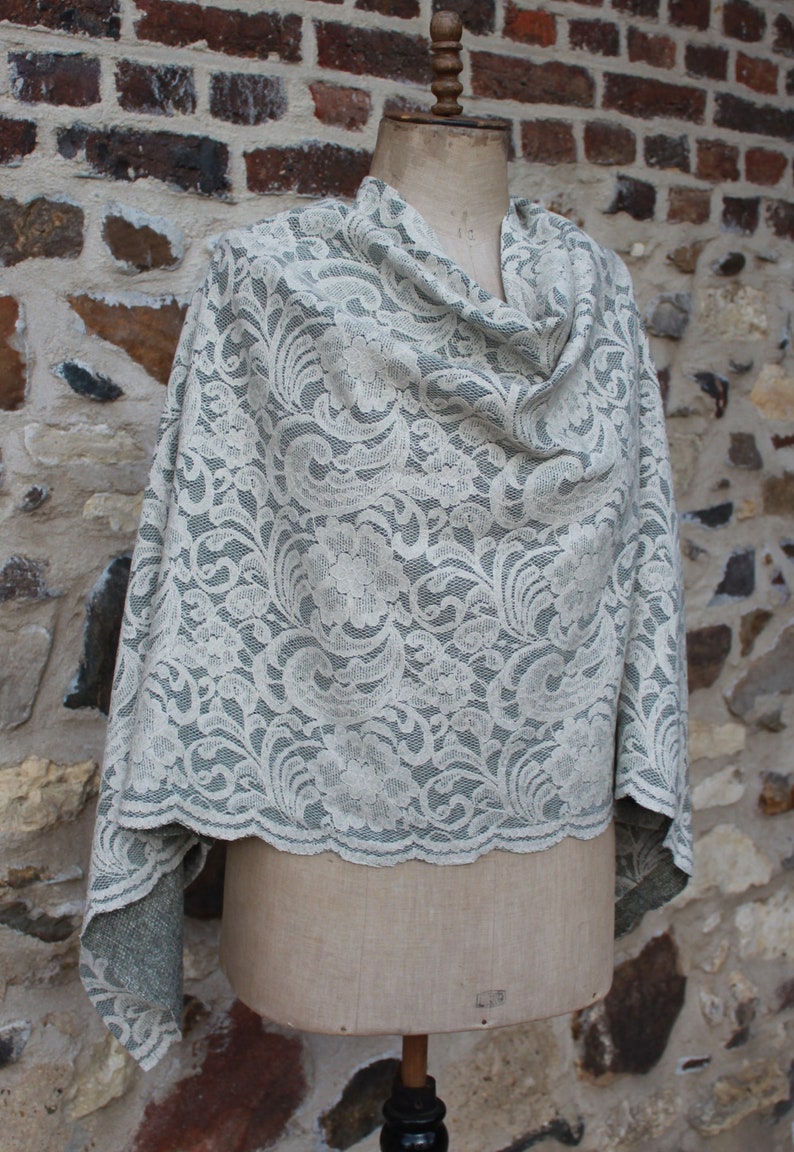 Shawl cape wool white lace