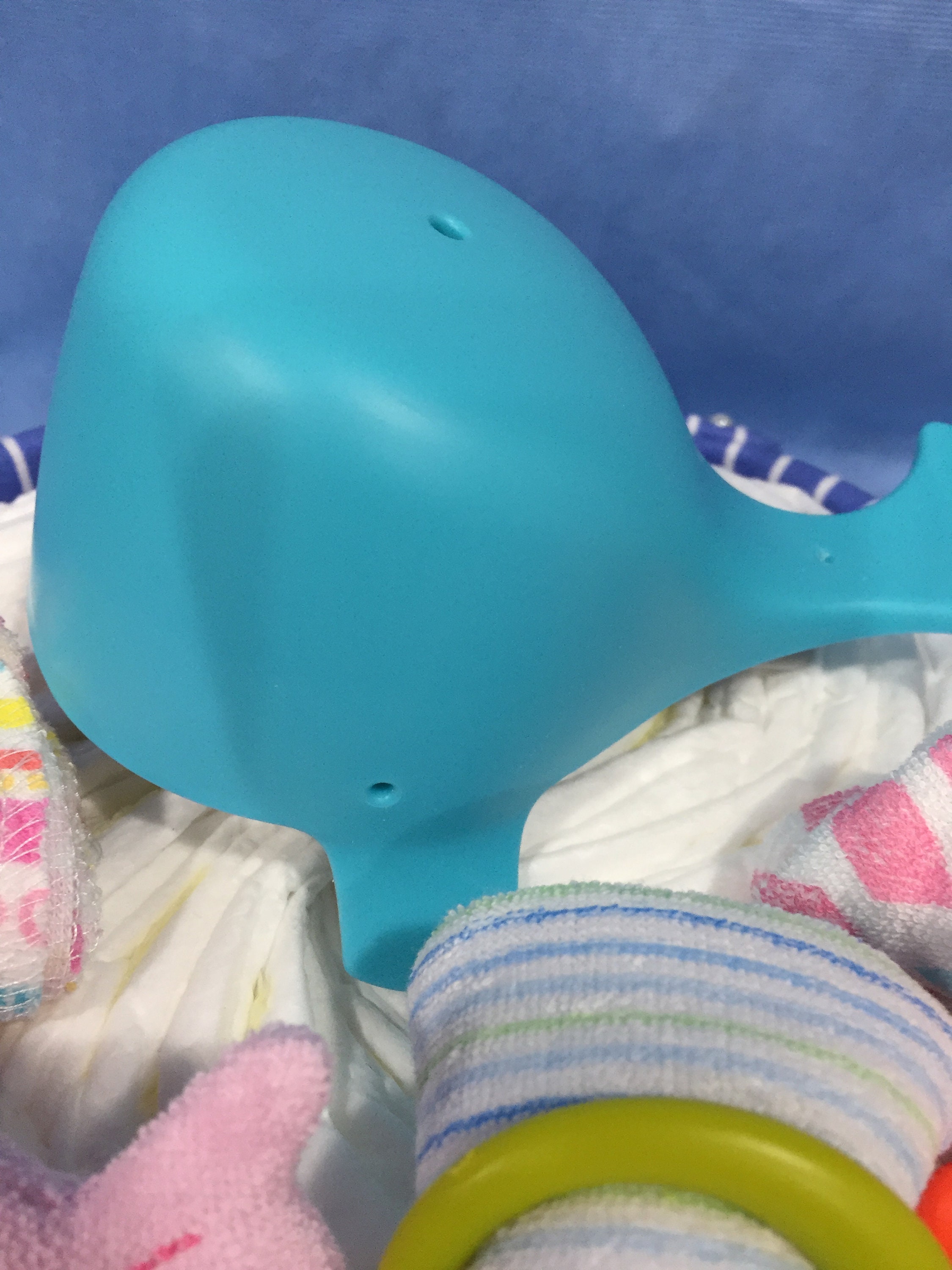 squirting whale bath toy