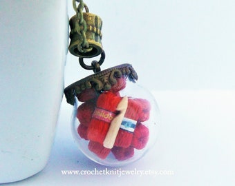 Microhaakketting: rood katoengaren, OOAK-sieraden