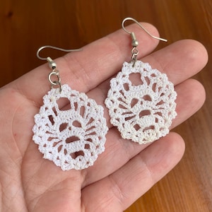 Memento mori crochet pattern Skull earrings - miniature, gothic, instant download PDF