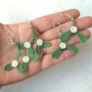 Crochet Mistletoe Earrings Pattern: Easy DIY Jewelry (PDF Pattern)