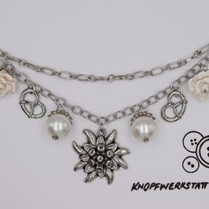 Charivari, mit verschiedenen Charm Anhängern, Dirndlschmuck, Miederschmuck, Dirndl, Tracht, Oktoberfest, Bayern, Frauen Charivari