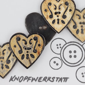 5 horn buttons 21 x 23 mm or 28 x 30 mm, buttons, traditional buttons, heart-shaped buttons, 2-hole button, horn button, heart motif, natural material, flat