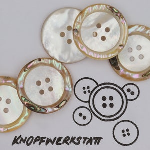 5 つのマザー オブ パール ボタン 26 mm または 30 mm、ボタン、伝統的なボタン、ボタン、縫製ボタン、マザー オブ パール、マザー オブ パール ボタン、天然素材、コート ボタン