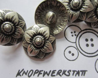 5 metallknappar 28 mm, knappar, traditionella knappar, knappar, rockknapp, stor, silver, metallknapp, blomsterknapp, blomma, öljettknapp, kupolformad