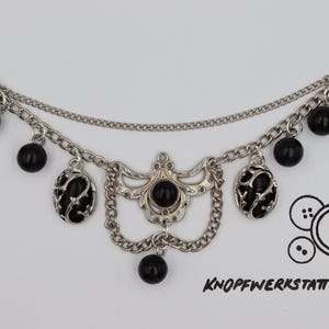 Charivari, mit verschiedenen Charm Anhängern, Dirndlschmuck, Miederschmuck, Dirndl, Tracht, Oktoberfest, Bayern, Frauen Charivari