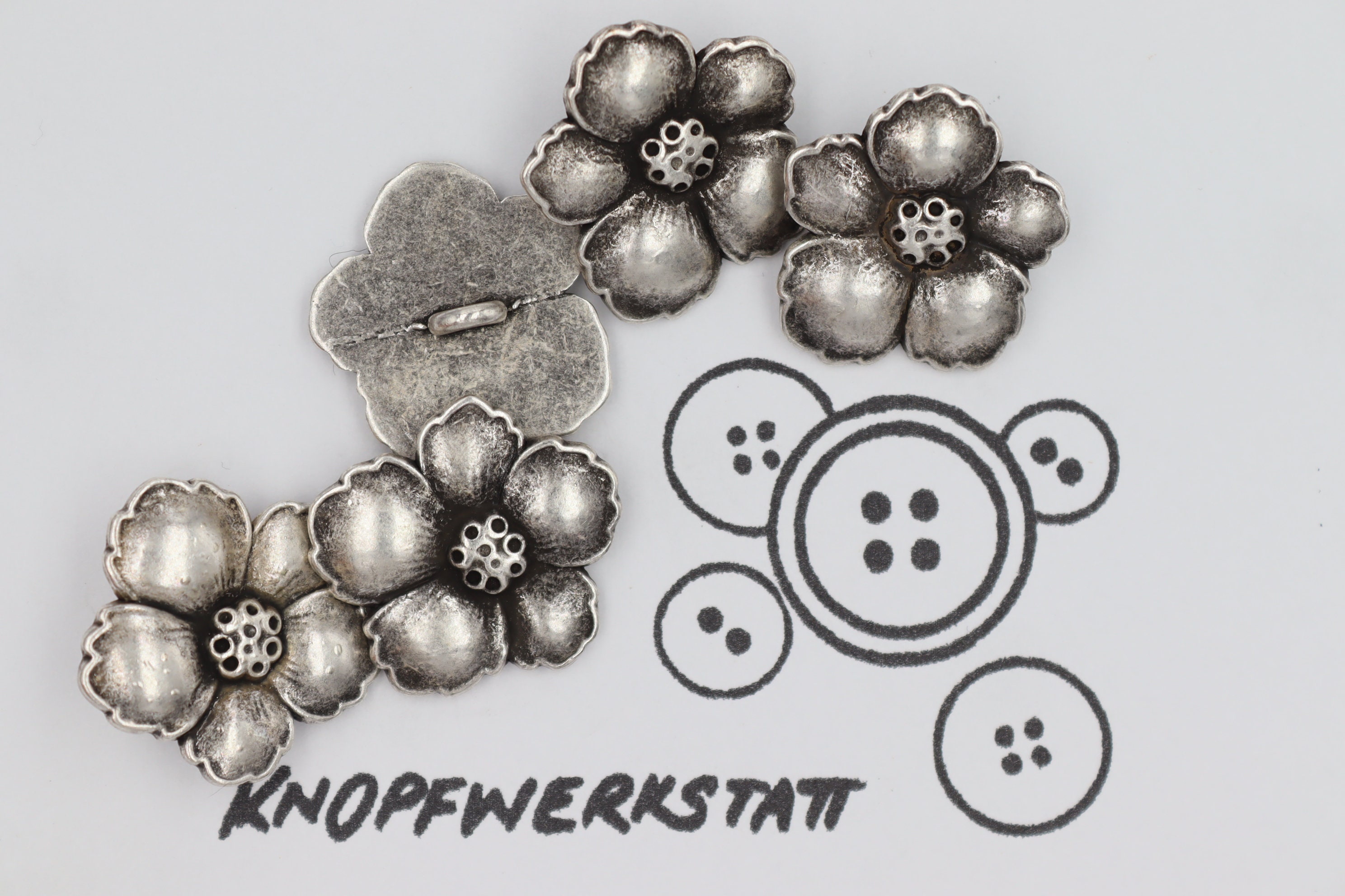 5 metal buttons 19 mm and 24 mm, traditional buttons, flower-shaped buttons, flower motif, jacket button, blouse button, children's button, shank button,