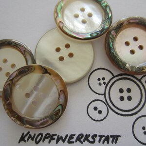 5 pärlemorknappar, 26 mm, knapp, knappar, syknapp, hobbyknapp, pärlemor, pärlemorknappar, naturmaterial, rockknapp, knapp med 4 hål