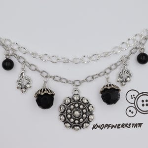 Charivari, mit verschiedenen Charm Anhängern, Dirndlschmuck, Miederschmuck, Dirndl, Tracht, Oktoberfest, Bayern, Frauen Charivari