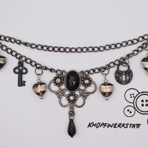 Charivari, mit verschiedenen Charm Anhängern, Dirndlschmuck, Miederschmuck, Dirndl, Tracht, Oktoberfest, Bayern, Frauen Charivari