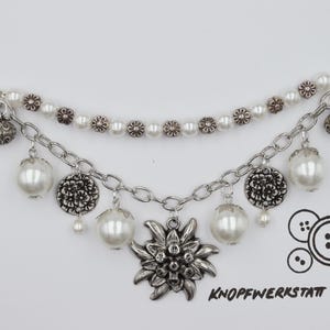 Charivari, mit verschiedenen Charm Anhängern, Dirndlschmuck, Miederschmuck, Dirndl, Tracht, Oktoberfest, Bayern, Frauen Charivari