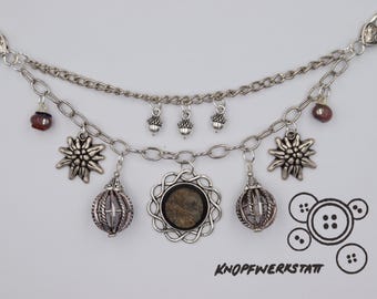 Charivari, mit verschiedenen Charm Anhängern, Dirndlschmuck, Miederschmuck, Dirndl, Tracht, Oktoberfest, Bayern, Frauen Charivari