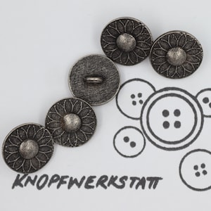 5 個の金属ボタン 18 mm、ボタン、伝統的なボタン、ボタン、ボタン、金属ボタン、花のモチーフ、シャンクボタン、ブラウスボタン、シャツボタン、ボール付きフラット