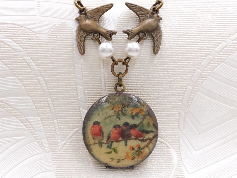 Bird Locket one Piece Bird and Crystal Pearl Necklace Vintage Style