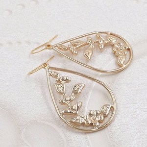 Crysdue Wedding Jewelry Set – Floral Teardrop Necklace, Earrings, Bracelet & Hair Comb In Cubic Zirconia