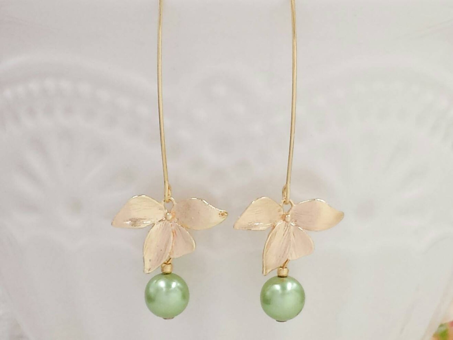 Sage Green Earrings Shiny Gold Flower Earrings Olivine Light Etsy