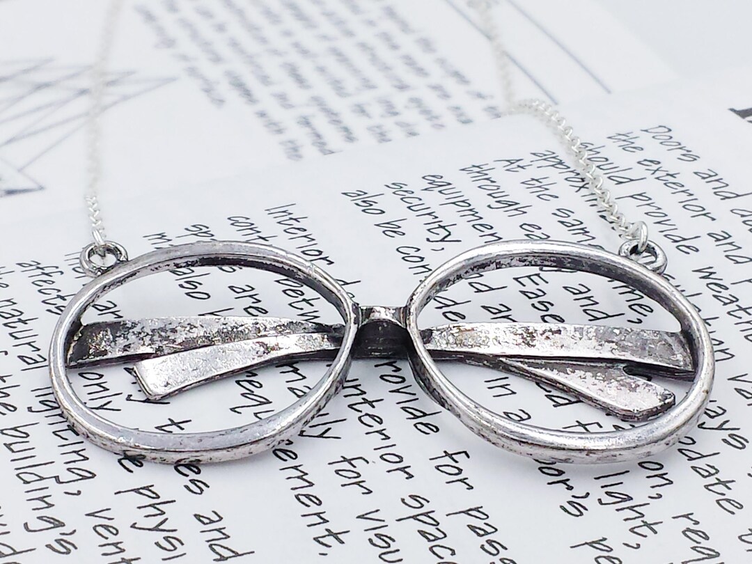 Eye Glasses Necklace, Silver Eyeglasses Necklace, Reading Glasses Necklace, Antique Silver
