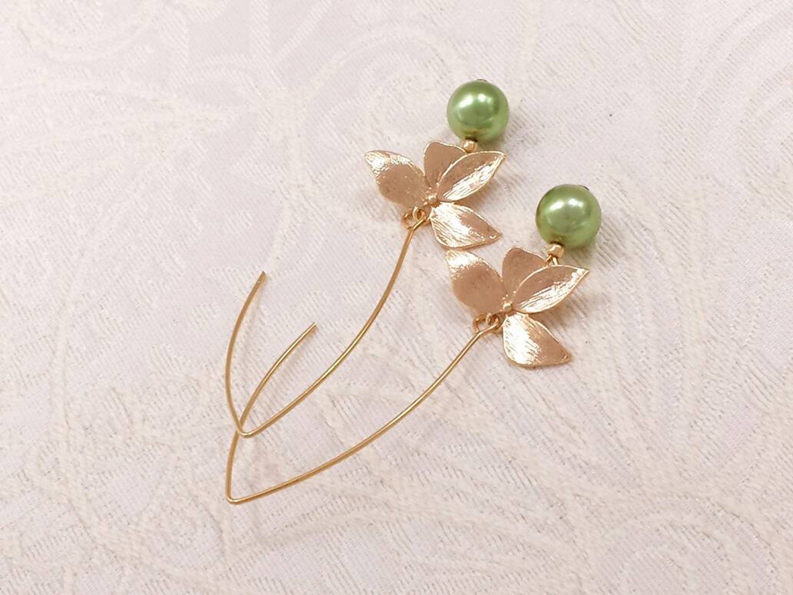 Sage Green Earrings Shiny Gold Flower Earrings Olivine Light Etsy