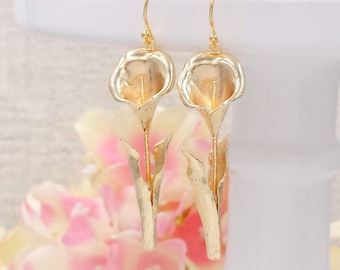 Calla Lily Earrings Gold Floral Earrings Gold Flower Statement Jewelry Bontanical Garden Wedding Bridal Bridesmaids Gift for Her Birthday