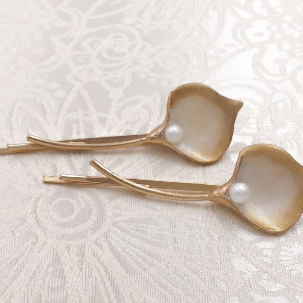 Calla Lily Hair Pin Rustic Flower Bobby Pins Shimmer White and Gold Hand Painted Floral Hair Accessoires Vintage Inspired Set of 2 Hair Pins