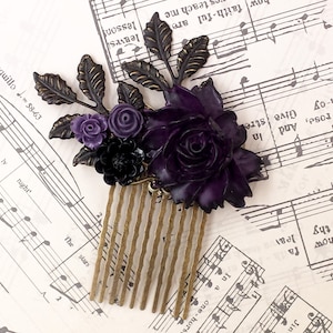 Purple and Black Hair Comb Violet Rose Purple Peony Flower Comb Black Patina Leaf Branch Victorian Gothic Wedding Prom Ren Faire Halloween