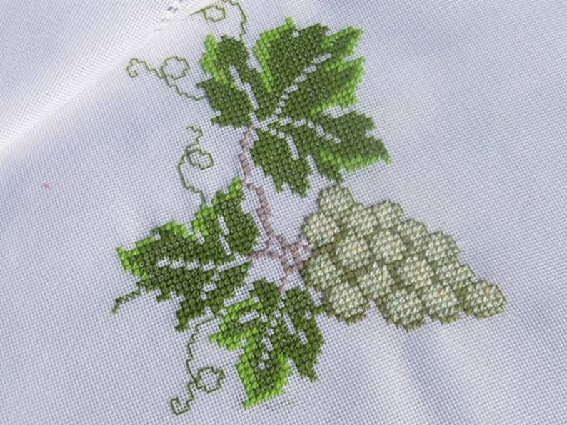 Set of Cotton Tablecloth & 6 Napkins With Grapes Embroidery
