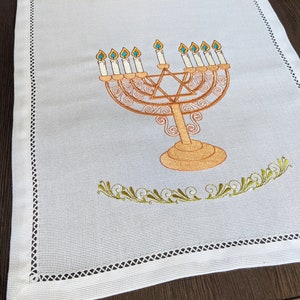 Embroidered Menorah table runner, Hanukkah Table Runner, Jewish table decor, Jewish Hostess Gift,Judaica, Gold Menora, hebrew table runner